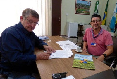 JATEÍ: Eraldo assina contrato por meio do Ministério da Agricultura de R$ 89 mil para equipamento