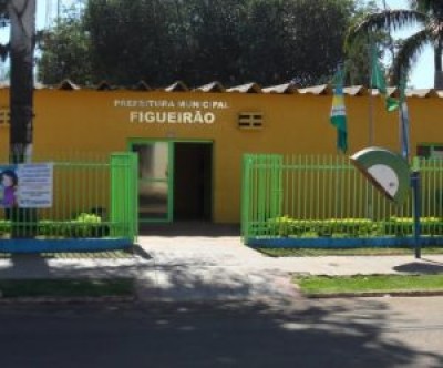 TCE aplica multa a ex-prefeito por contratação de servidora em Figueirão sem concurso