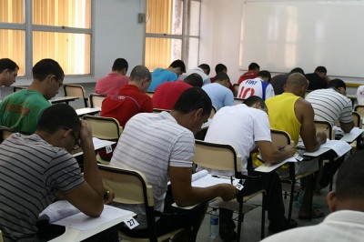 Concursos: Abril começa com mais de 100 vagas e salários de até R$ 10 mil em MS