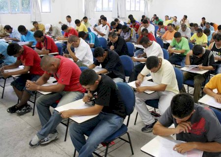 Semana começa com 13 concursos, mais de 100 vagas e salários de R$ 8 mil