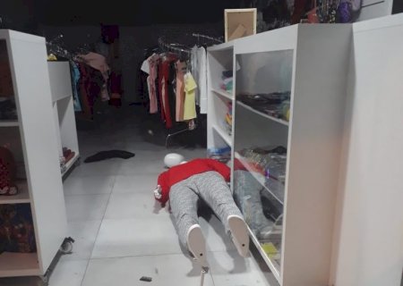 Nova Andradina: Dois são presos por furto em loja na madrugada deste sábado em MS