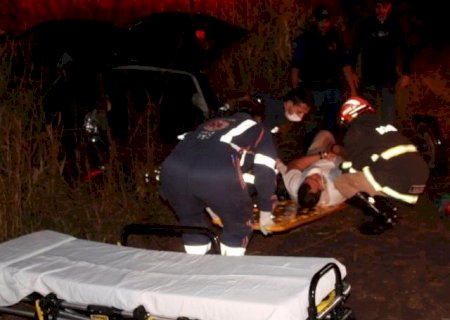 Após batida, carros capotam e cinco pessoas ficam feridas na MS-134 entre o distrito de Nova Casa Verde e Nova Andradina