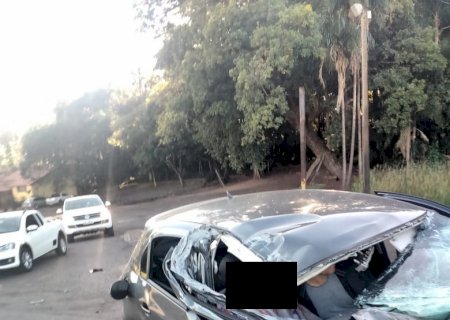 Acidente entre carro e carreta na BR-163 tem vítima grave socorrida