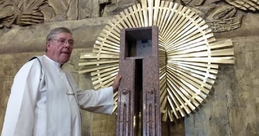 Padre é estrangulado e morto após missa em Brasília