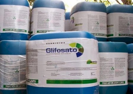 Em Glória de Dourados, 16 galões de glifosato são furtados em sítio