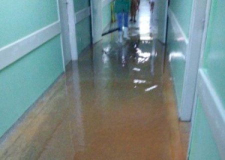 Chuva forte alaga hospital regional e causa transtornos em Nova Andradina