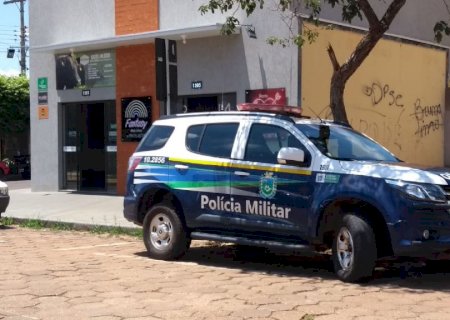 Loja de sex shop é arrombada e bandidos furtam R$ 2 mil em produtos eróticos em Nova Andradina