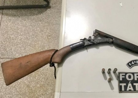 Força Tática prende jovem por direção perigosa e com espingarda 32 em Deodápolis