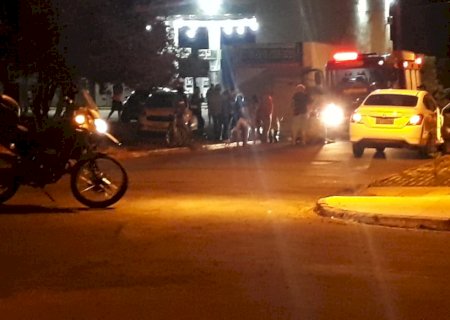 Motociclista atropela idoso na capital e tenta fugir do local de acidente