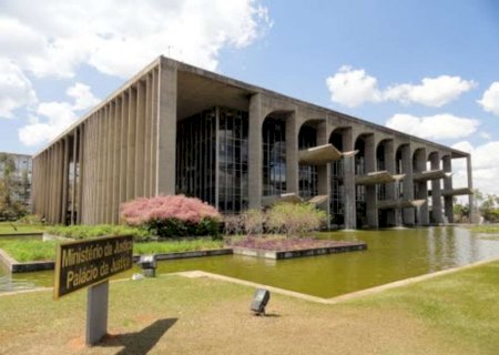 Concurso do Ministério da Justiça tem salário de R$ 8,3 mil e encerra inscrições em breve