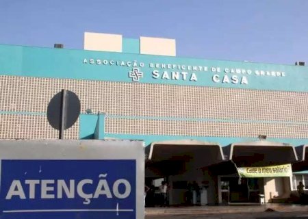Em noite violenta, um &eacute; baleado no peito e outro leva 4 golpes de faca na capital