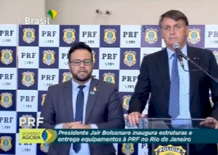 Bolsonaro confirma concurso da PRF com mais de 2 mil vagas e crava data limite para sair edital