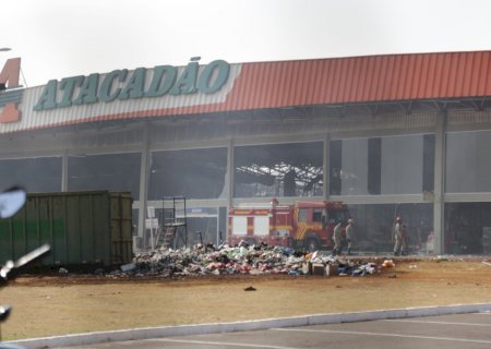 Prevista para janeiro, reinauguração do Atacadão destruído por incêndio é adiada em MS