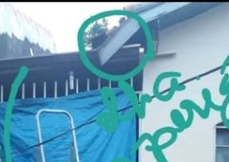 Professora cai de escada e machuca a cabeça em Glória de Dourados