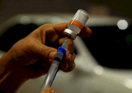 Capital bate recorde e vacina 13,9 mil pessoas num &uacute;nico dia