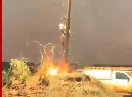 VÍDEO: Funcionário da Energisa faz manutenção em poste de alta tensão pegando fogo e sai ileso em MS