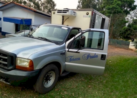 Caminhonete roubada em Glória de Dourados