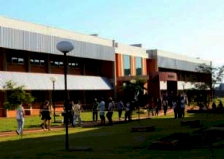 Com salário de até R$ 4 mil, UFGD divulga edital para selecionar técnico-administrativos
