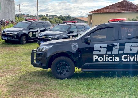 Em Glória de Dourados, operação da Polícia Civil cumpre 5 mandados de busca e apreensão e fecha entreposto de distribuição de drogas em Glória de Dourados; 3 são presos