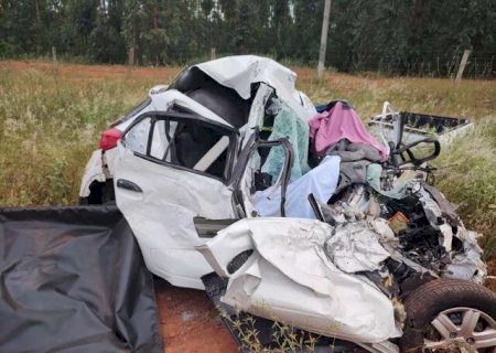 Pai, mãe e filho morreram em colisão violenta entre veículos na BR-262