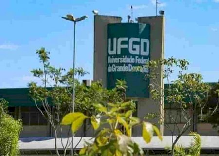 UFGD: prazo de inscrições termina na segunda-feira em concurso com salário até R$ 4,1 mil