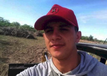 Identificado rapaz que morreu preso embaixo de carro após capotamento entre  Bonito e Porto Murtinho