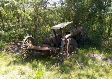 Crian&ccedil;a dirigia trator quando perdeu controle, caiu e morreu em Nova Andradina