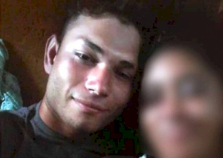 Em Deodápolis, jovem é assassinado a facadas após discussão em bar