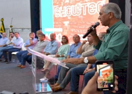 Governador entrega obra e participa da abertura do Showtec em Maracaju>