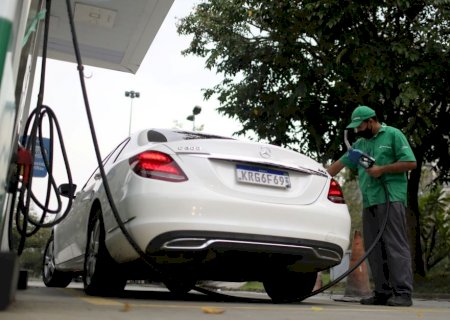 Mendonça estende para 1º de julho prazo para Petrobras explicar reajustes de combustíveis>