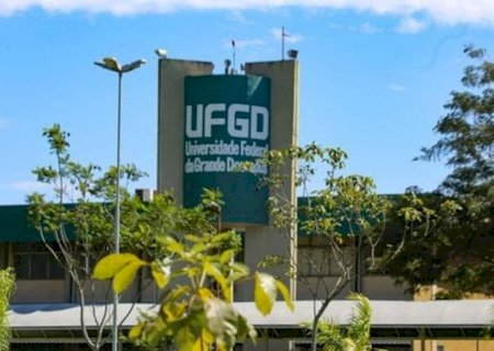 Concurso abre vagas na UFGD com salários que chegam a quase R$ 10 mil