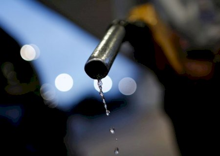 Governo do RJ assina decreto para reduzir ICMS da gasolina nesta sexta>