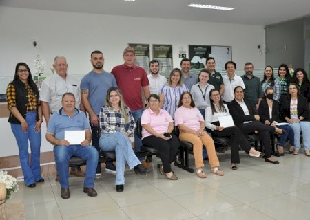 Sicredi de Fátima do Sul entrega R$ 28 mil do Fundo Social e beneficia 6 entidades da cidade