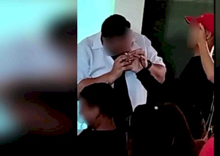 Prefeitura de Ponta Porã afasta professor filmado \'chupando\' dedo de aluno em aula sobre camisinha