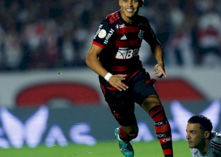Flamengo bate São Paulo fora de casa e dorme no 3º lugar do Brasileiro>