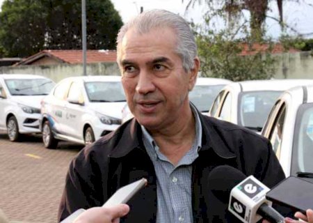 Em formação de servidores, governador entrega 35 veículos para Agraer e anuncia novo concurso