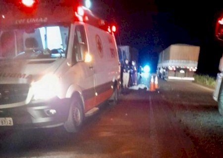 Motociclista morre ao colidir de frente contra caminhão na BR-376 em Nova Andradina
