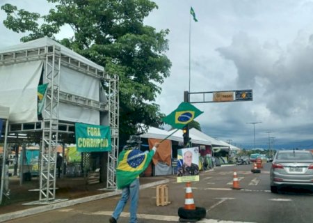Acampamento em frente ao CMO completa 49 dias em Campo Grande