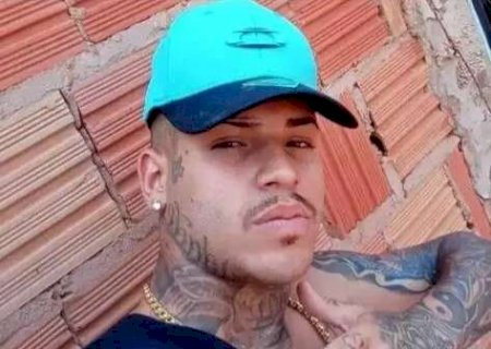 Rapaz &eacute; executado a tiros em frente de bar em Campo Grande