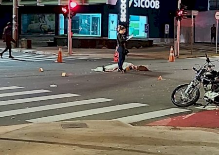 Motociclista morre após ser atropelado por camionete na Rui Barbosa em Campo Grande