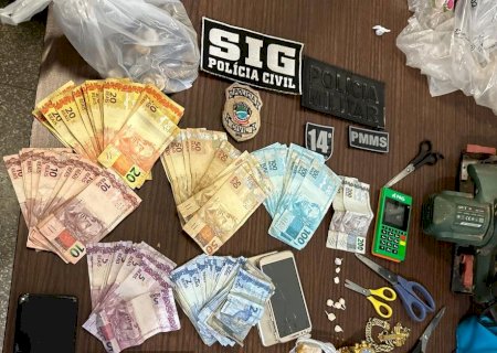 Em Fátima do Sul, SIG e PM fecham conveniência que funcionava como boca de fumo; casal foi preso por tráfico de drogas