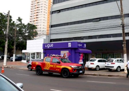 Cigarro aciona alarme de incêndio e mobiliza Corpo de Bombeiros em shopping de Campo Grande