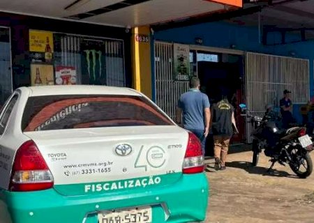 Com medicamentos vencidos, cl&iacute;nica veterin&aacute;ria irregular &eacute; interditada