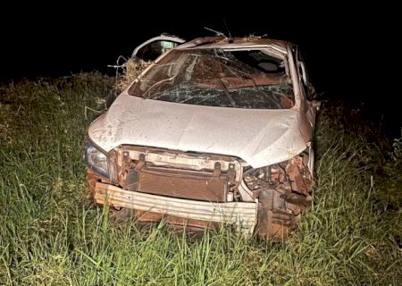 Morre motorista arremessado ao capotar carro na BR-376 entre Deodápolis e Ivinhema
