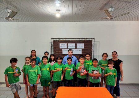 Alunos do 5° ano da Escola Estadual São José entrevistam repórter dos sites Vicentina Online e MS News