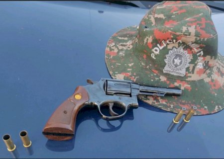 PMA prende homem por porte ilegal de arma de fogo em Jateí