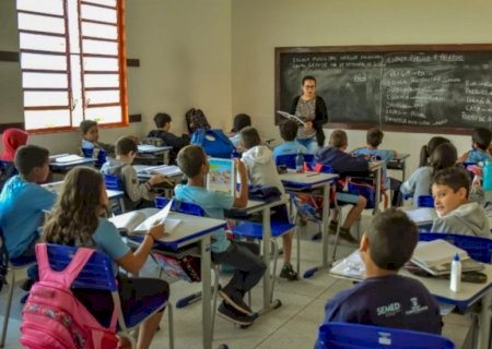 Inscrições para concurso de professores da Reme com salário de R$ 3,6 mil iniciam nesta segunda