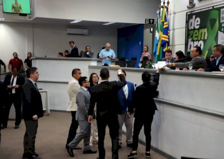Vereadores de Campo Grande aprovam isenções para empresas, aumento de taxa e dão mais prazo para prefeita