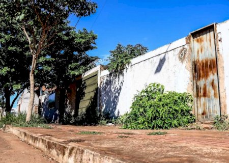 Jovem morre ao ser atingido com 8 tiros pelo namorado da vizinha em Campo Grande