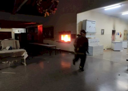 Morre guarda que teve 50% do corpo queimado durante incêndio em escola no Itamaracá, em Campo Grande